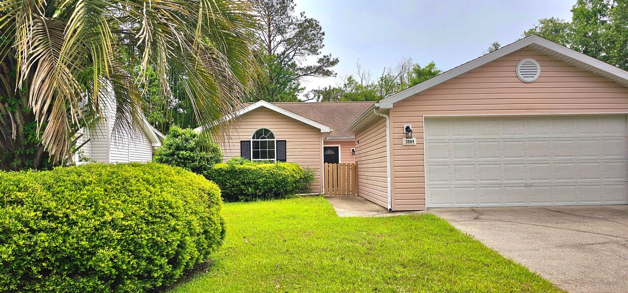 Primary Photo - Spacious 2-Bed, 2-Bath Home with Modern Co...