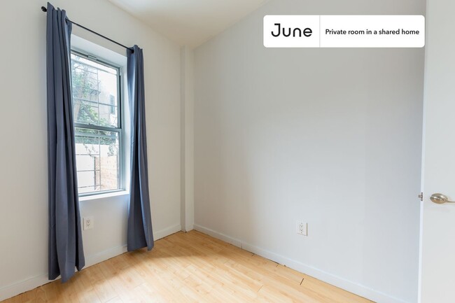 Foto del edificio - Private bedroom in 4 bed/2 bath Home
