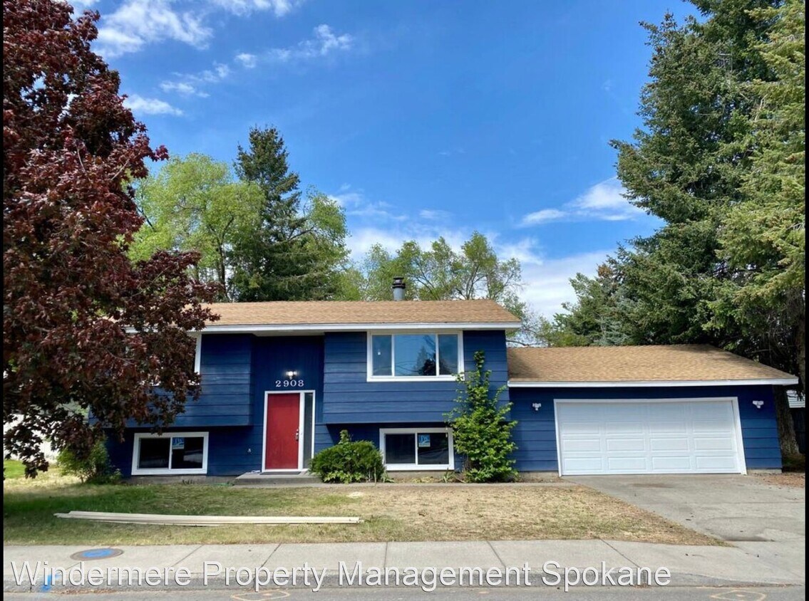 Foto principal - 4 br, 2 bath House - 2908 S Pines