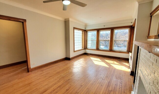 Building Photo - 4821 N Rockwell St