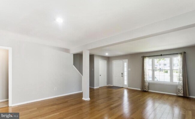 Building Photo - 8746 Ruppert Ct