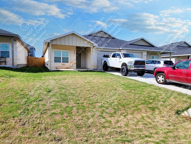 Building Photo - 3 br, 2 bath Duplex - 437 County Rd 306 A A