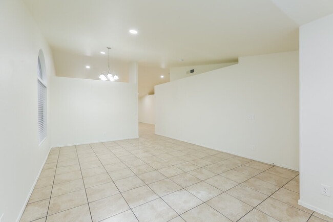 Foto del edificio - 2904 W Sunland Ave