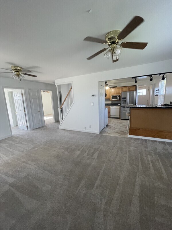 Foto del edificio - 8217 Cornwall Rd