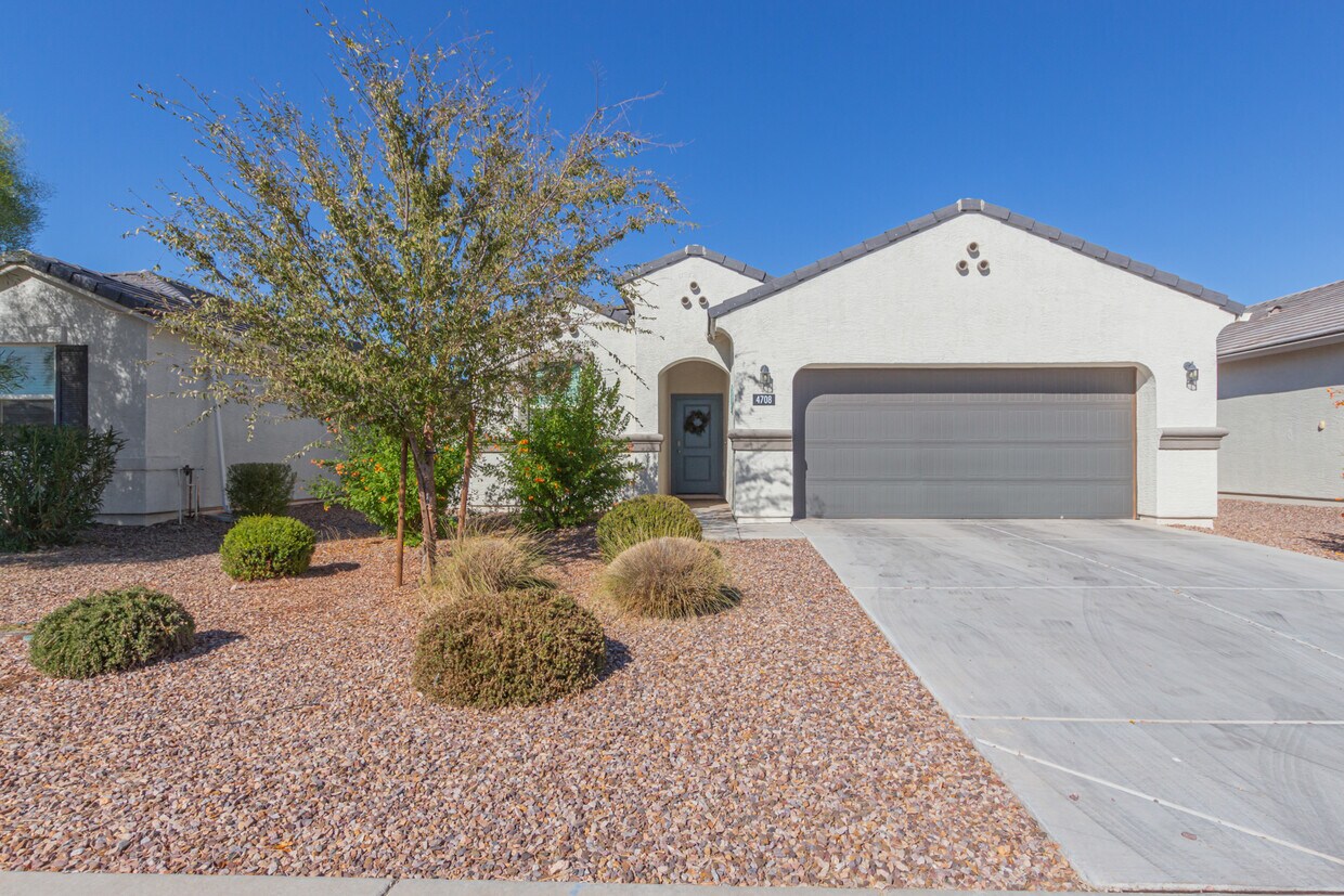 Foto principal - 4708 W Orange Ave
