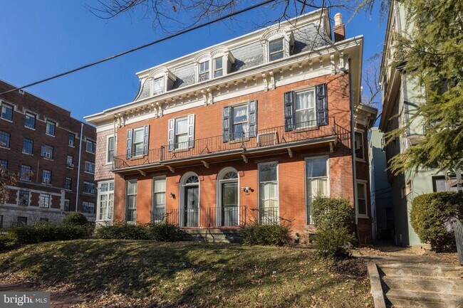 Building Photo - 1403 N Broom St
