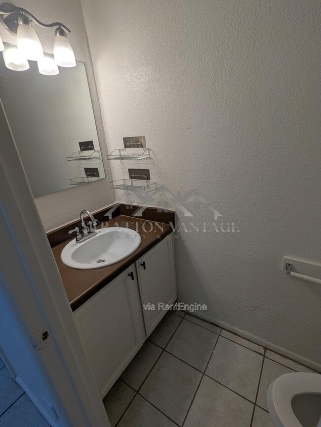 Foto del edificio - 545 W 16th Ave