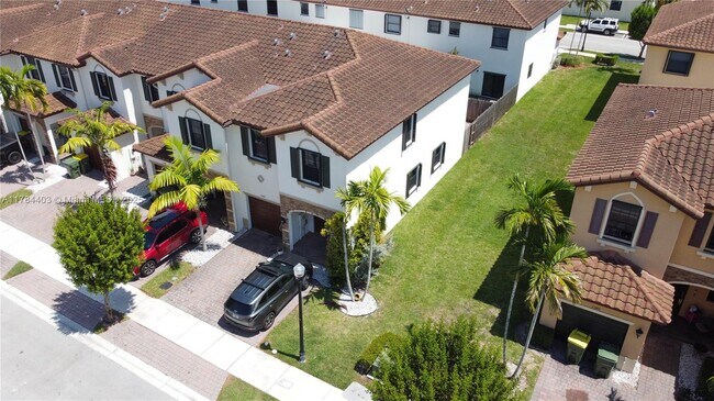 Foto del edificio - 3384 SE 1st St