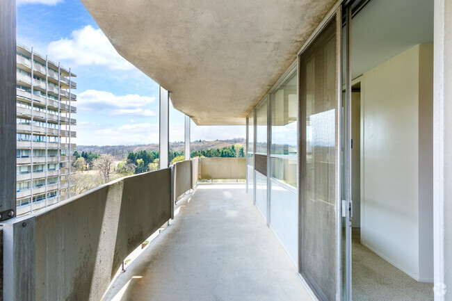 Wrap Around Balconies - Huron Towers