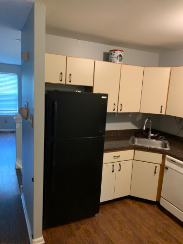 Building Photo - 1601 Huntingdon Mews