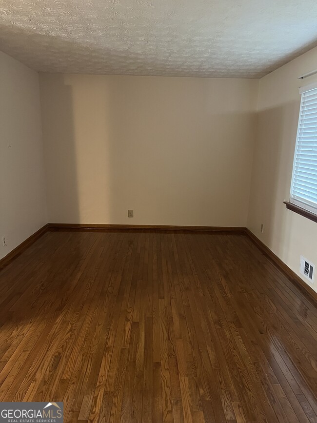 Building Photo - 2060 Kimber Trail