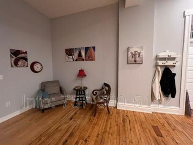 Foto del edificio - 2415 Ballentine Blvd