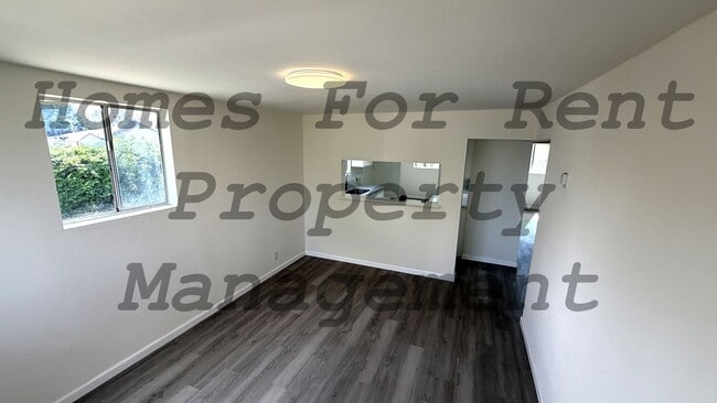Building Photo - 113 Harris Dr