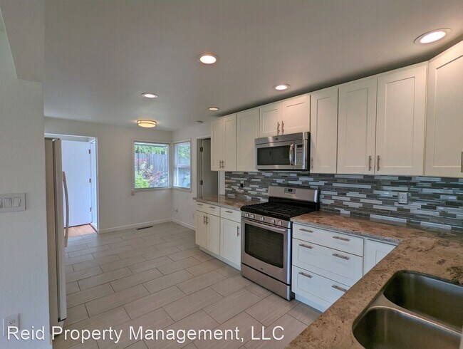 Building Photo - 3 br, 2 bath House - 1508 Kitsap Dr.