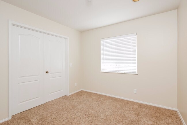 Foto del edificio - 23630 Cedar Creek Ter