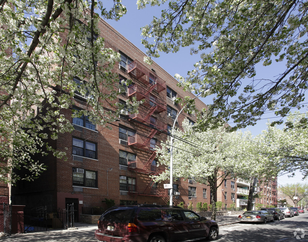Foto principal - 41-40 Denman Street