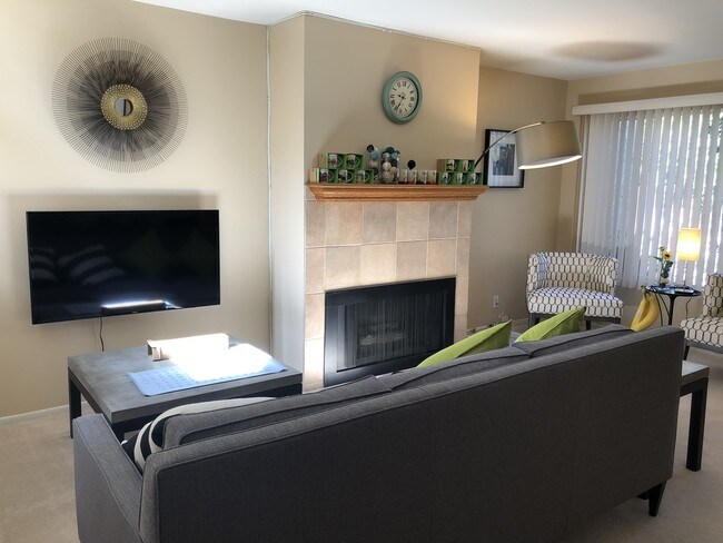 Foto del edificio - 365 Mariposa Ave