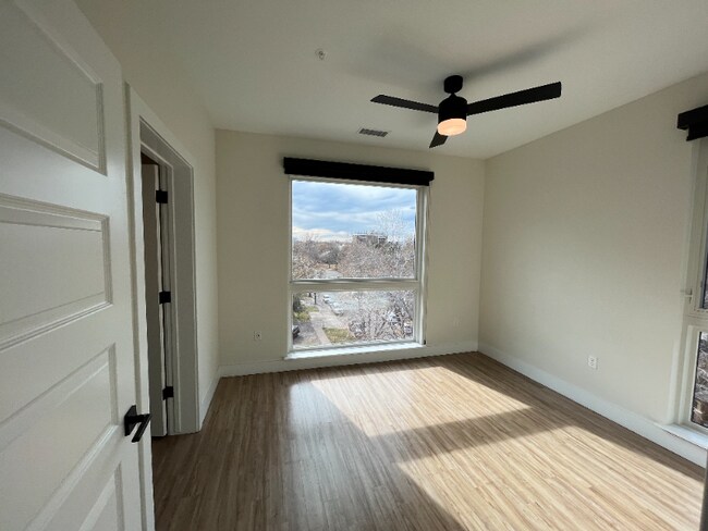 Foto del edificio - 1420 E 18th Ave