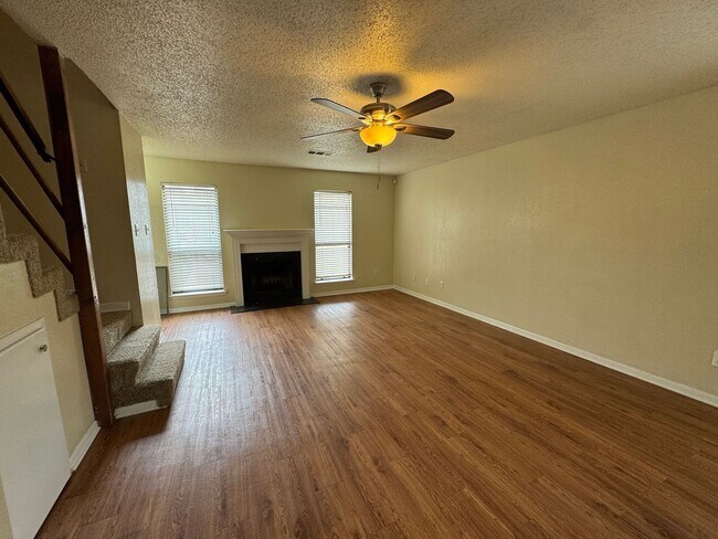 Foto del edificio - 3407 Victoria Cir