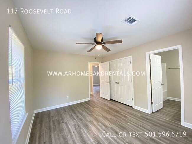 Foto del edificio - 117 Roosevelt Rd