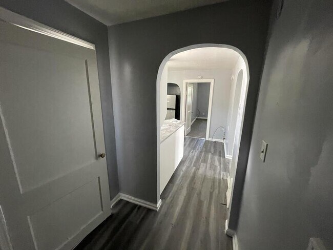Foto del edificio - 16008 Raymond St