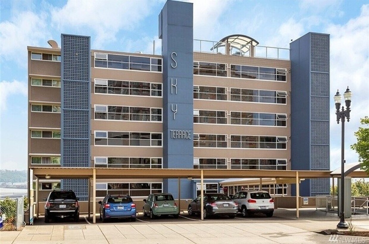 Foto principal - Sky Terrace 2 Bedroom 1.5 Bath Condo with ...