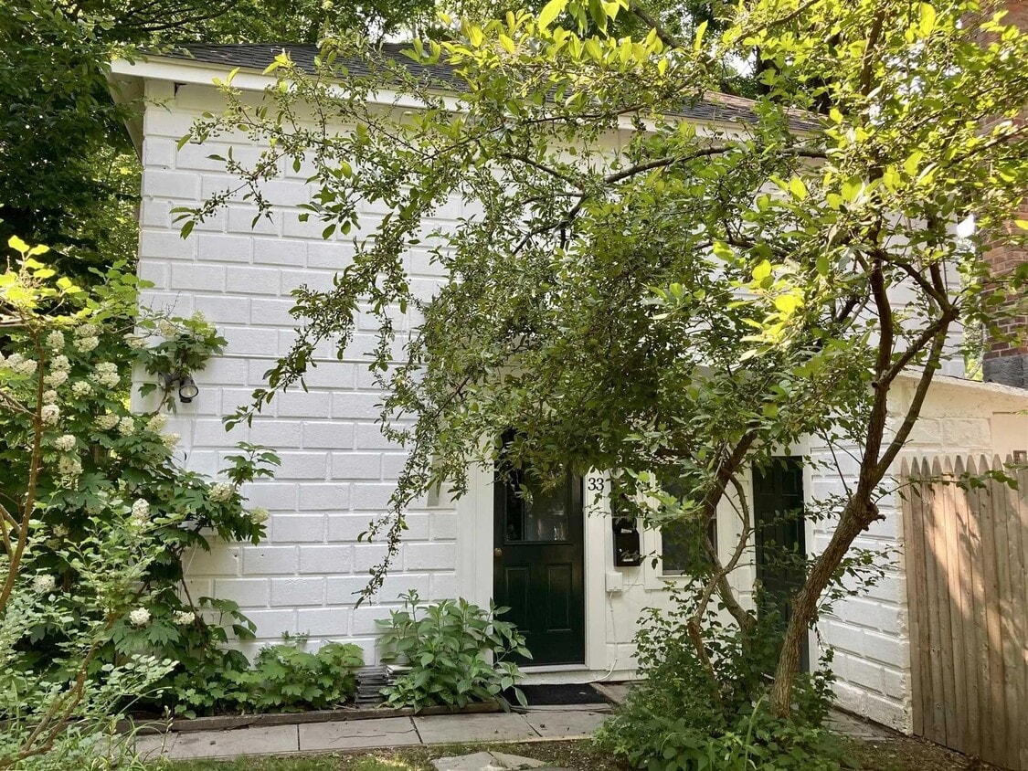 Primary Photo - 33 Mill St