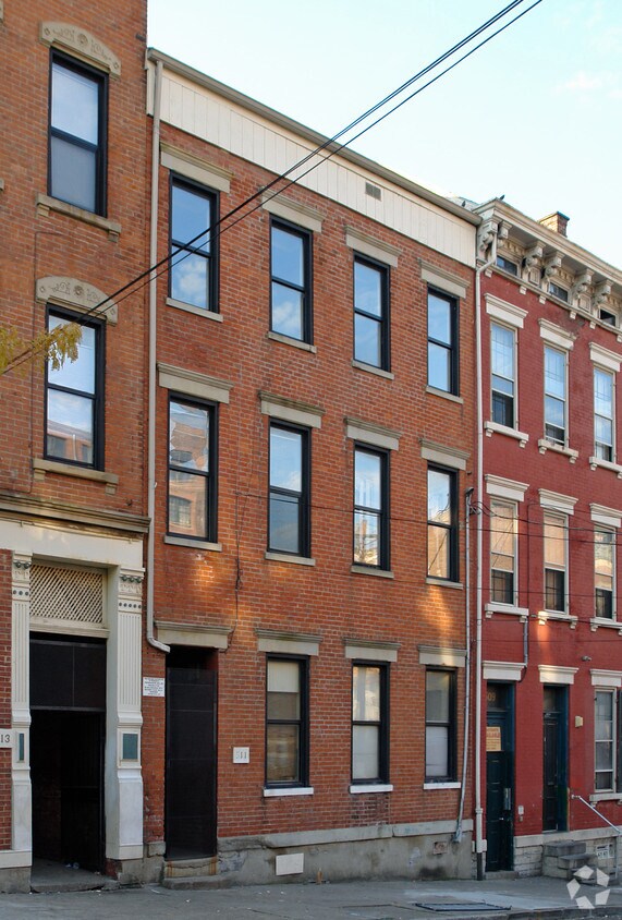 Primary Photo - 511 E Thirteenth St