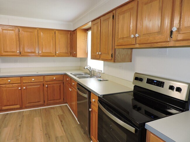 Foto del edificio - 3 br, 2.5 bath House - 60 Marina Rd.