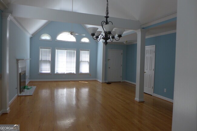 Foto del edificio - 4710 Fairway View Ct