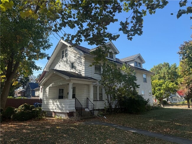 Building Photo - 229 Inglewood Dr