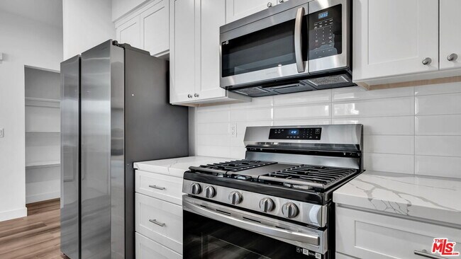 Foto del edificio - 627 N Dillon St