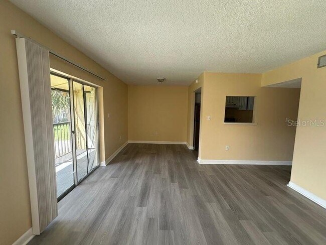 Foto del edificio - 2553 N Alafaya Trail