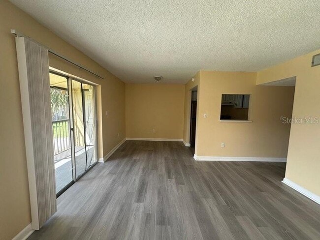 Building Photo - 2553 N Alafaya Trail