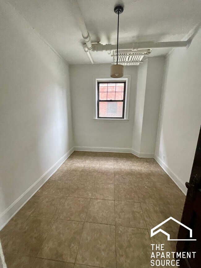 Foto del edificio - 3258 Maple Ave