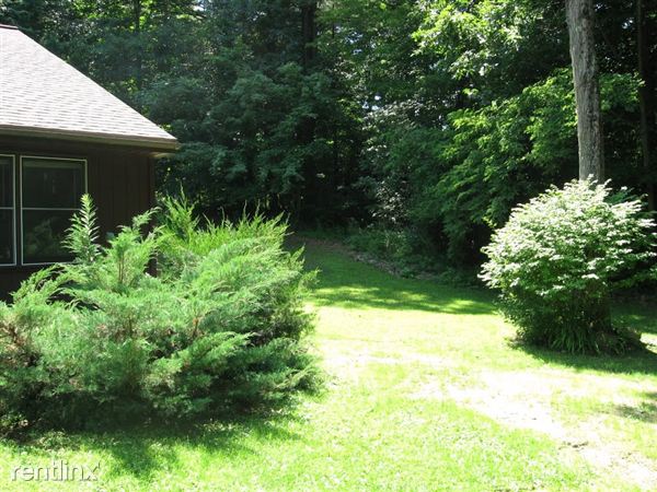 Foto del edificio - 312 Middle Grove Rd