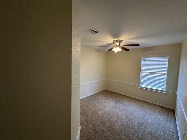 Foto del edificio - 7919 Martinelli