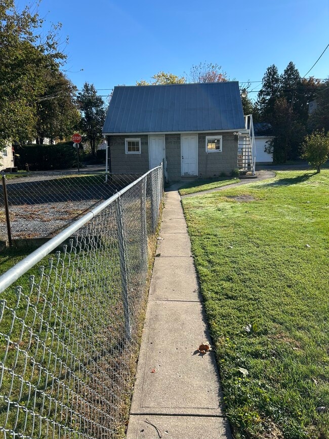 Fenced in yard/parking - 19 N Market St