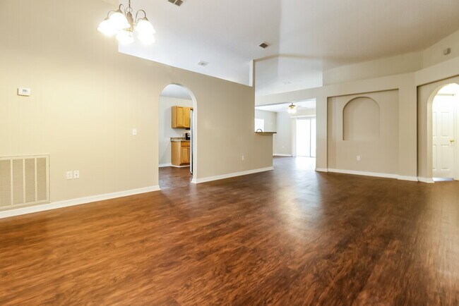 Foto del edificio - 452 Hammerstone Ave