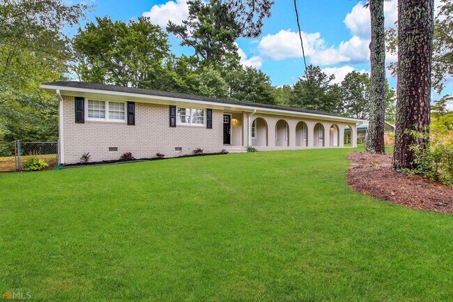 Building Photo - 3617 Collins Dr