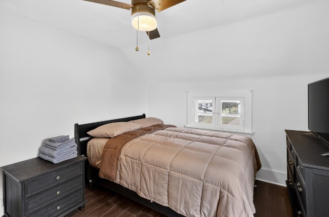 Foto del edificio - 430 N Linden St