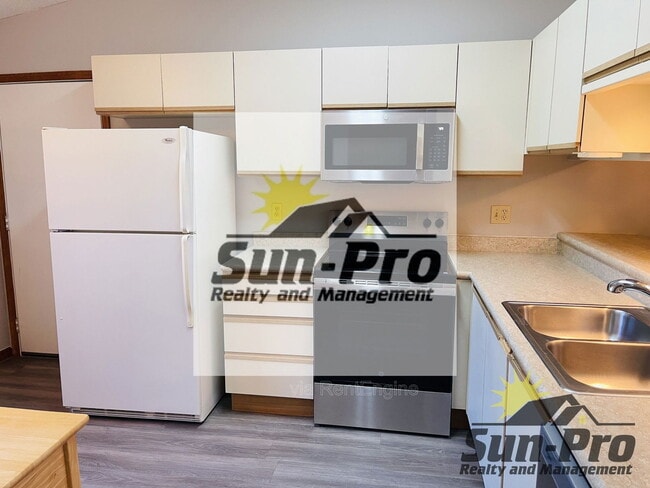 Building Photo - 1113 Oak Forest Cir