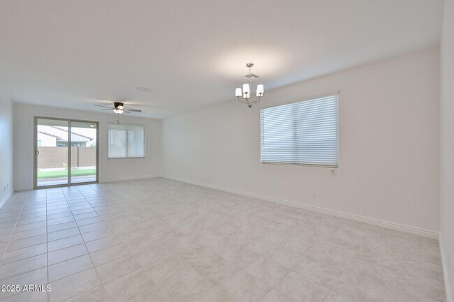 Foto del edificio - 8806 W Orange Dr
