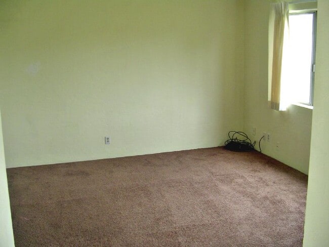 Photo - Duplex close to association park/common area House