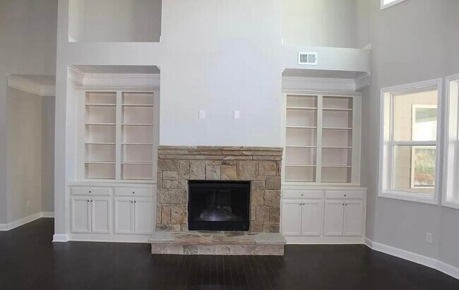 Building Photo - 428 Silver Brook Dr