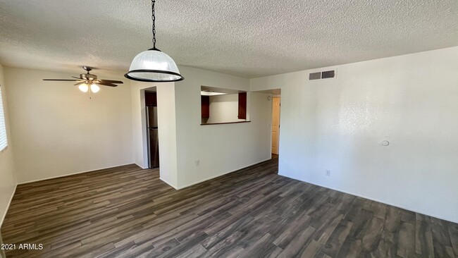 Building Photo - 616 S Hardy Dr
