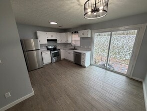 Building Photo - 111 Norwood Dr