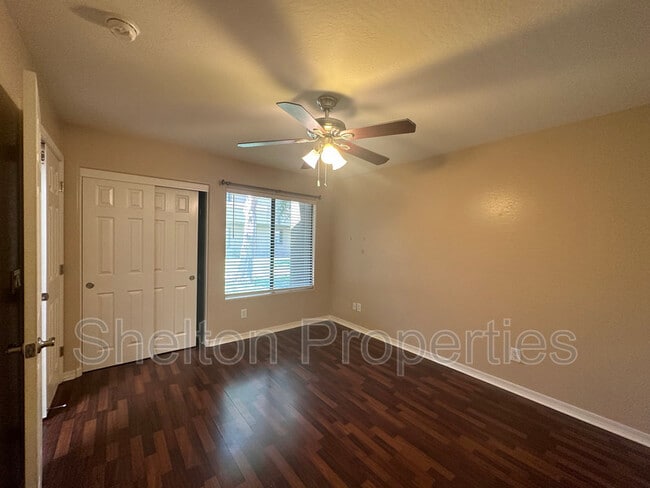 Foto del edificio - 1432 W Emerald Ave