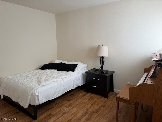 Foto del edificio - 2708 Baycliff Ct