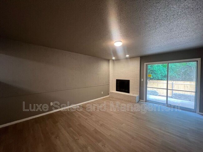 Foto del edificio - 503 Turtle Creek Dr